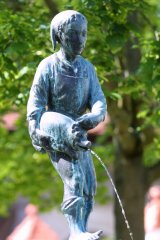 Grossansicht in neuem Fenster: Brunnen Hans im Glück: Märchenfigur