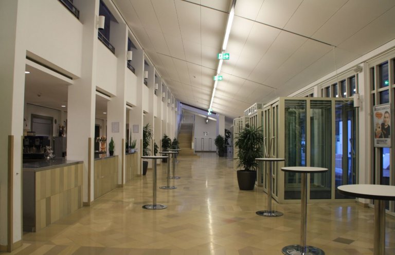 Grossansicht in neuem Fenster: Foyer Stadthalle 2